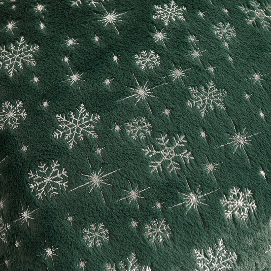 FUTEI Christmas Snowflakes Green Throw Pillow Covers Set of 2 18x18